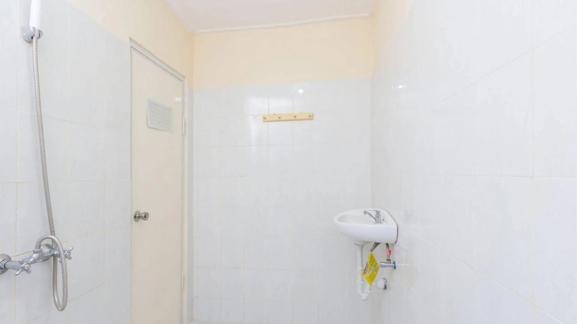 Penzion Hotel Reddoorz @ Kampial Ungasan Nusa Dua